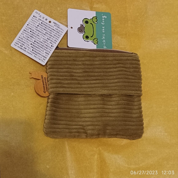 Pickles the frog small flat pouch / coin purse / bag - Picture 5 of 6